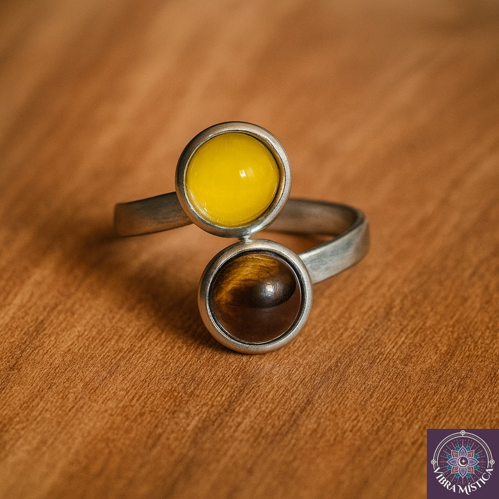 Anillo artesanal de jaspe amarillo y aventurina - detalle de piedras energéticas y diseño minimalista