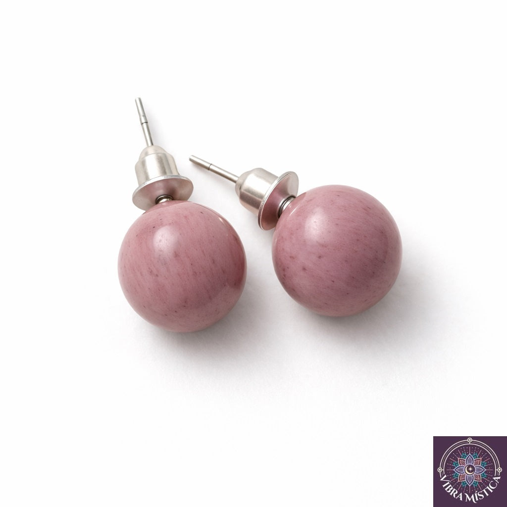 Aretes de rodocrosita natural sobre fondo blanco - vista frontal